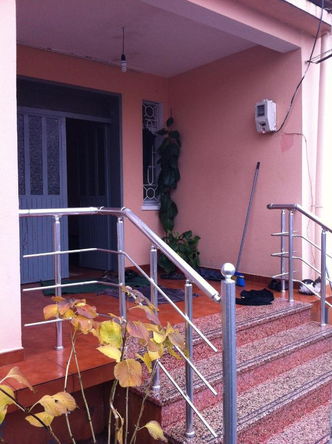 Florians Guesthouse Шкодер Экстерьер фото