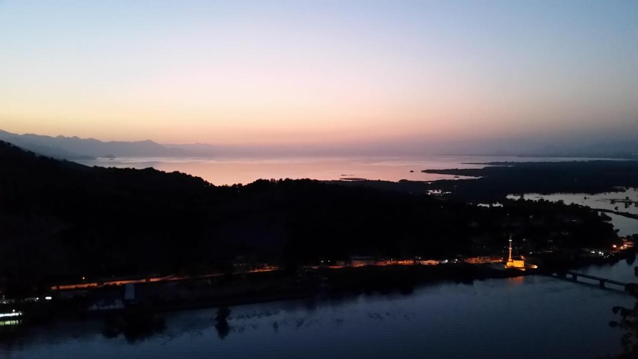 Florians Guesthouse Шкодер Экстерьер фото